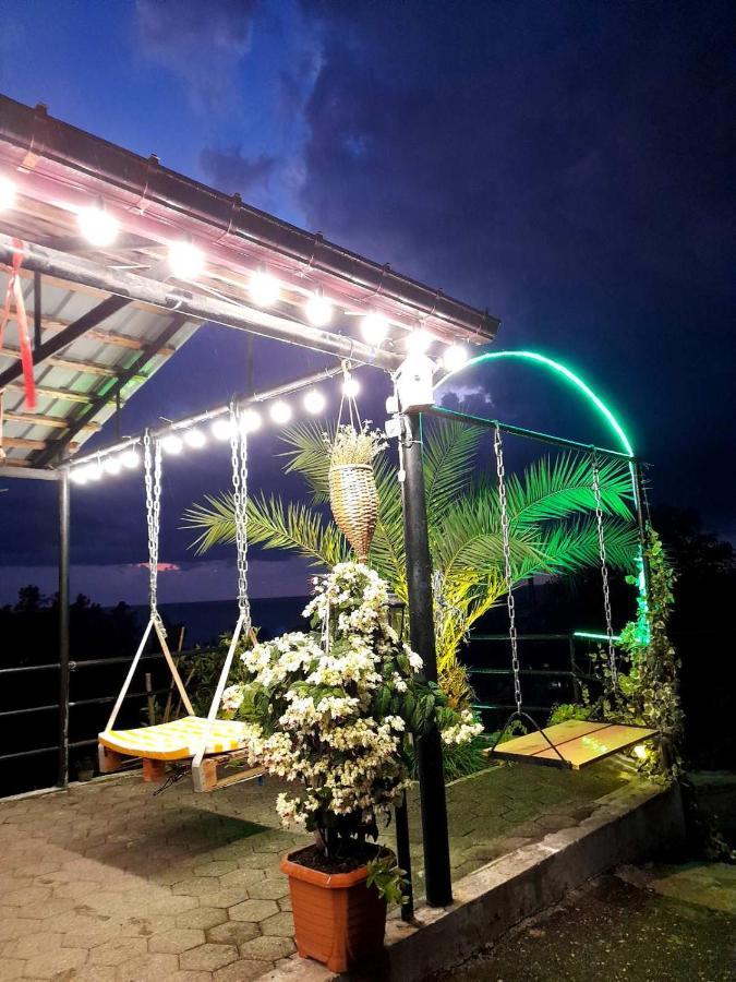 ホテル Kemeni Garden バトゥーミ エクステリア 写真